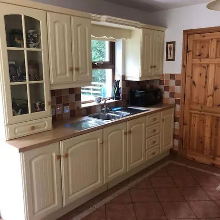 2 Ballyloskey Road
