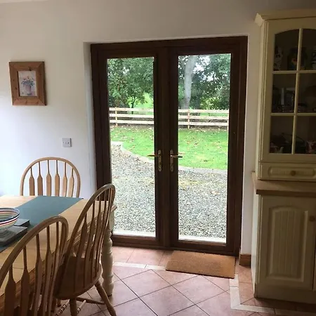 בית נופש 2 Ballyloskey Road *