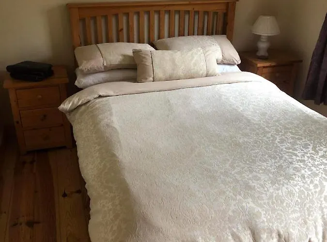 2 Ballyloskey Road * Карндона