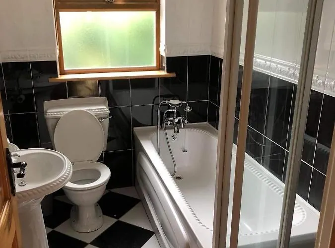 2 Ballyloskey Road Дом отдыха